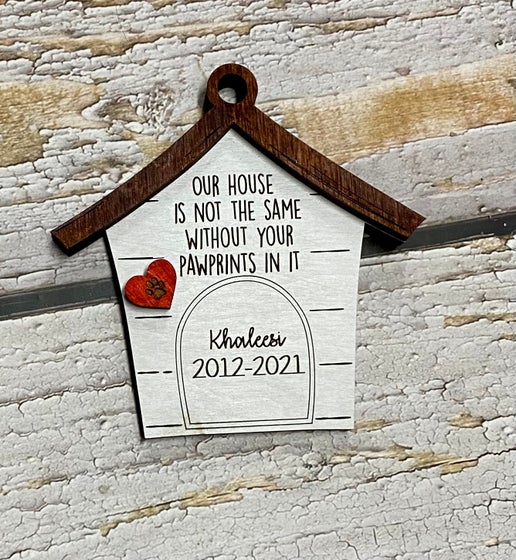 Custom Pet Memorial Ornament – Personalized Doghouse Keepsake