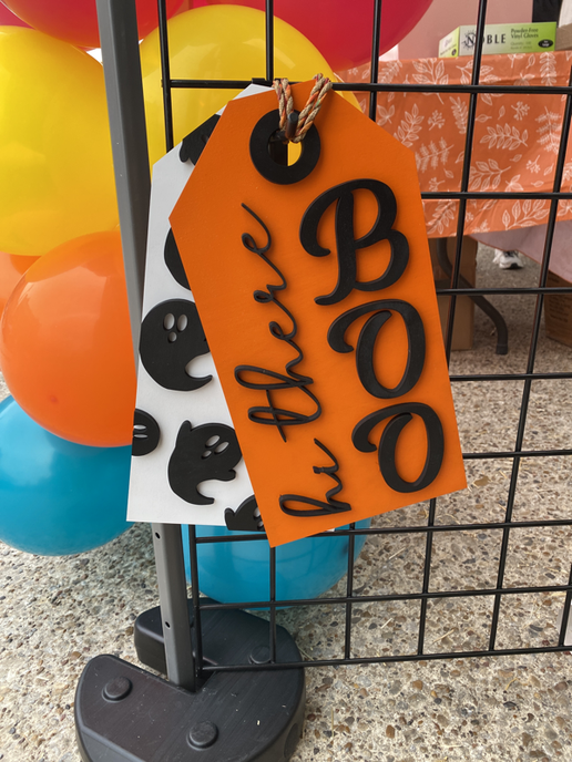 Halloween-Themed Wooden Tag Décor – “Hi There Boo”