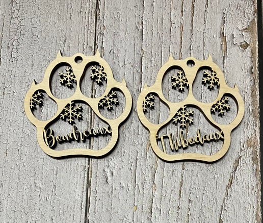 Personalized Wooden Cat Paw Print Ornament – Custom Pet Name Design 🐾