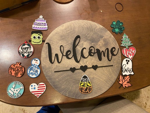 Welcome Interchangeable Door Sign – 18” Round 🌟🏡