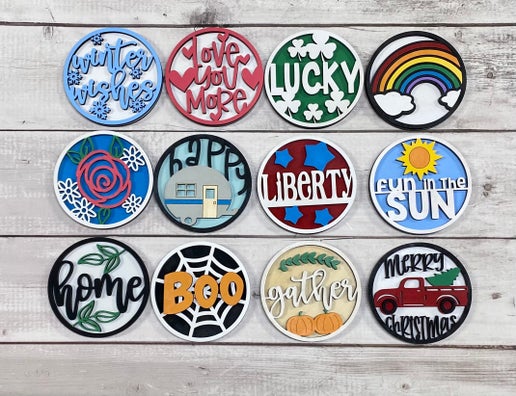 Interchangeable Seasonal Wooden Décor Set – Personalized Home Decor
